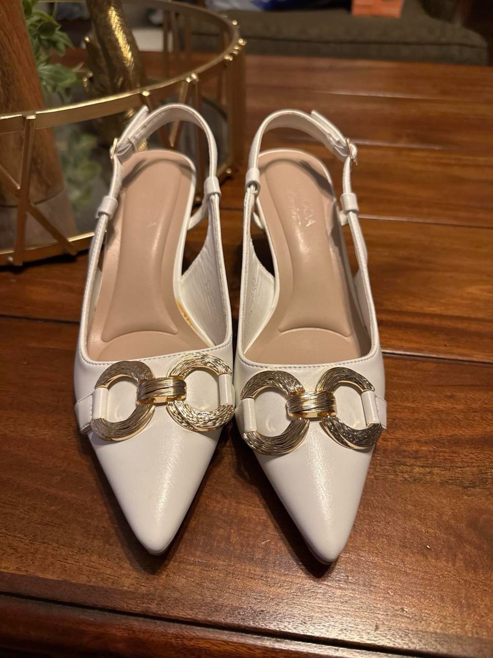 TOP Moda White Pointed Slingback Heels with Gold Link Detail